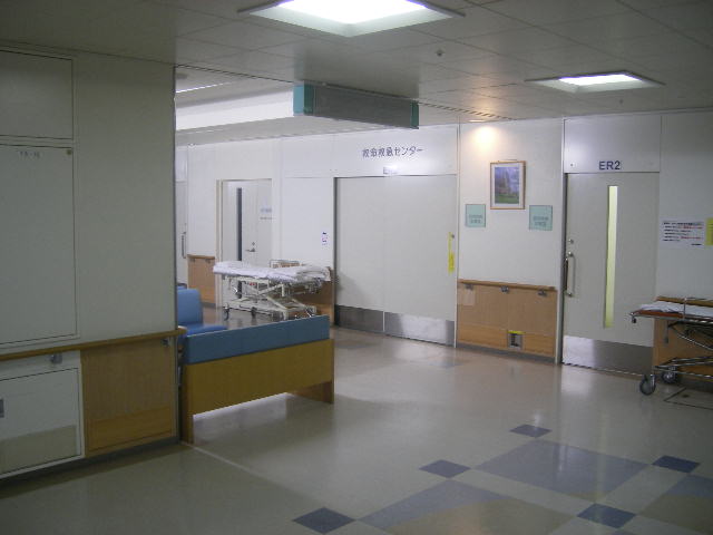 emergency-room-miyazaki-ken-byouin-hospital--by-howard-ahner-in-nobeoka-april-27-09.jpg