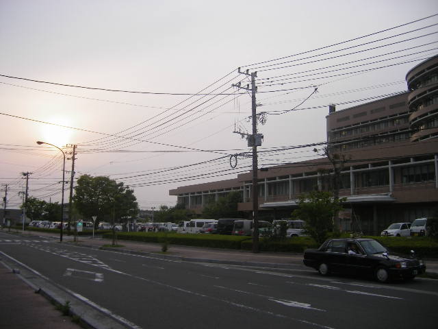 sunset-near-miyazaki-ken-byouin-hospital--by-howard-ahner-in-nobeoka-april-27-09.jpg